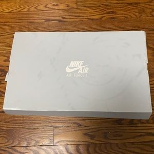 Nike Air Force 1